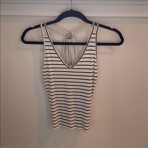 AE cropped tank size M